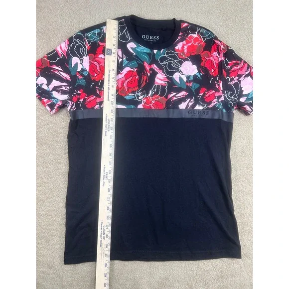 GUESS Mens Black Floral Print Short Sleeve T‎ Shirt LA Style Size Medium - Picture 2 of 7